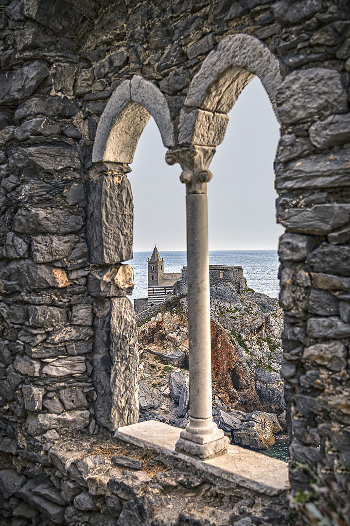 Portovenere, la finestra più fotografata della Liguria