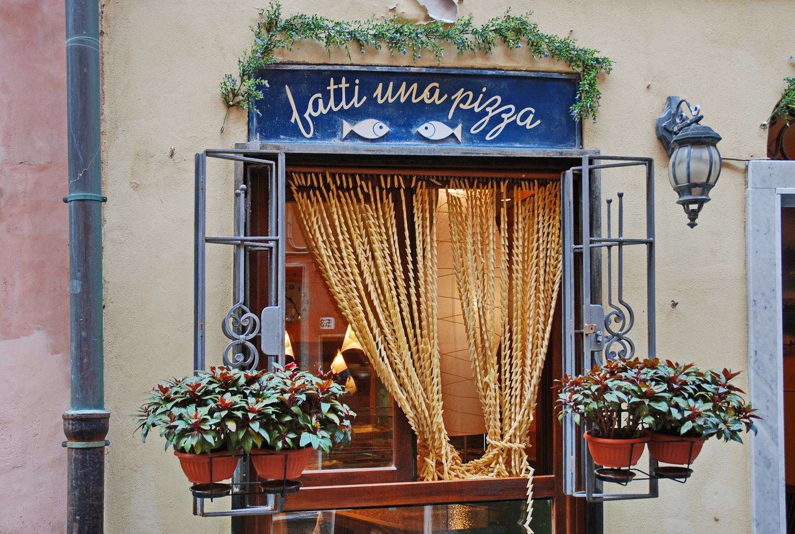 Portovenere, Pasta & Fenster