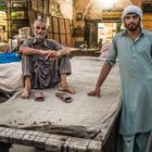 Porträts aus Pakistan: Zwei Händler im Basar von Rawalpindi