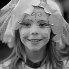 Portrait d'une fillette au carnaval ...