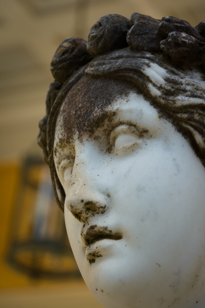 Portrait einer griechischen Skulptur im Archilleion auf Korfu.