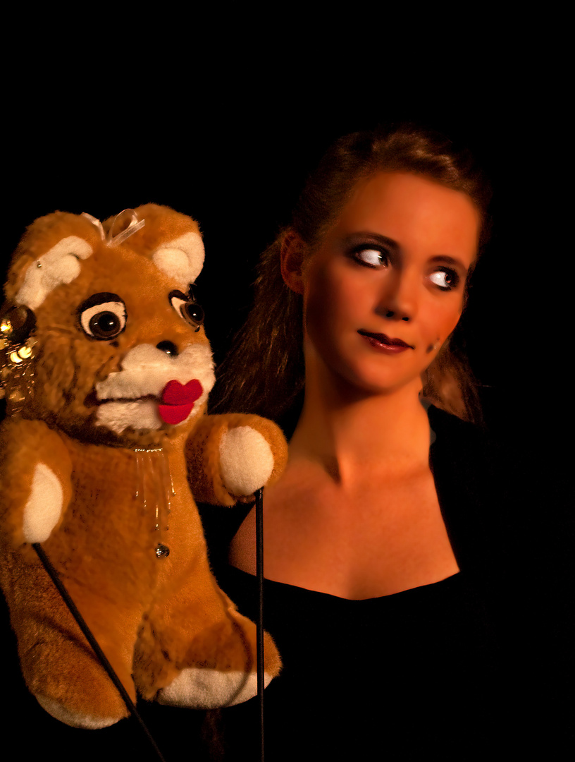 ***portrait mit handpuppe