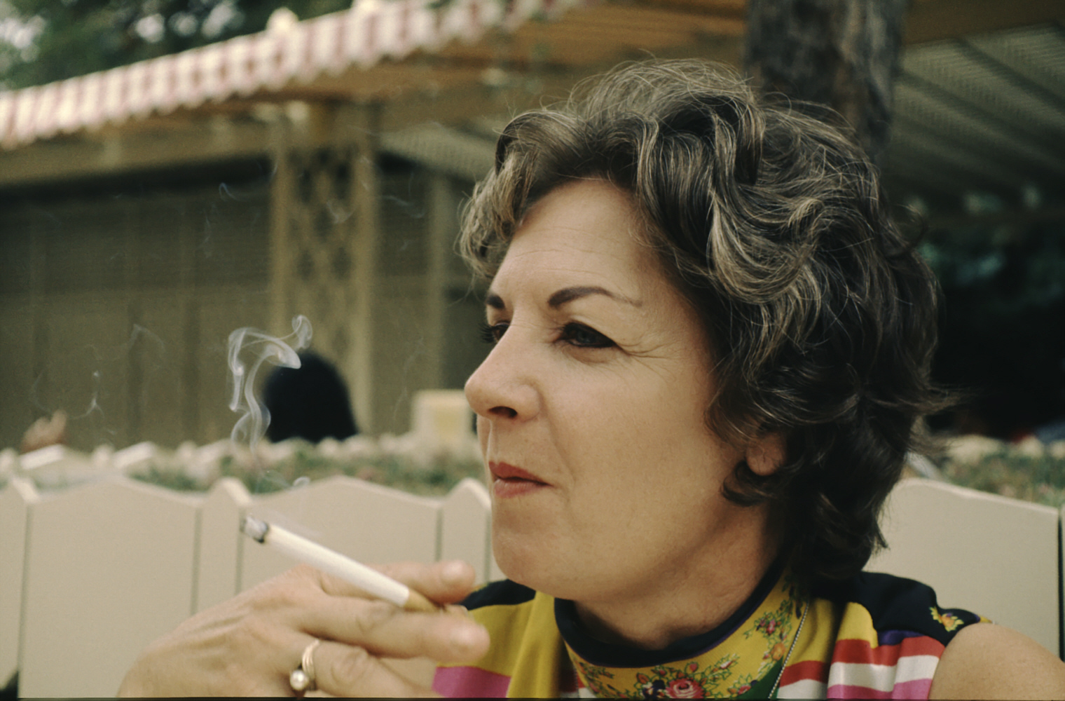 Portrait mit Zigarette