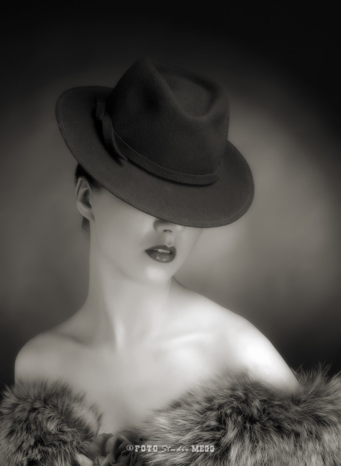 Portrait of sensuality stylish woman in hat