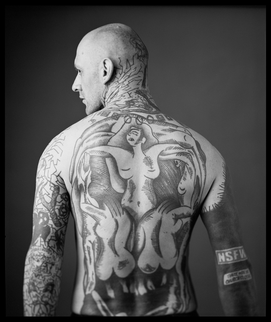 Portrait TattooRücken - Fotograf Ken Wagner 