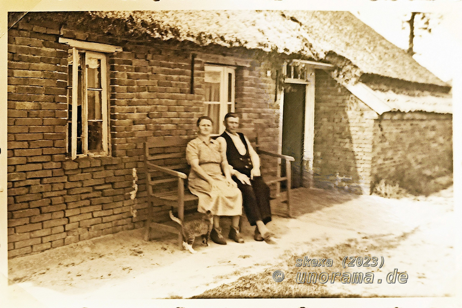 Portrait vor Landhaus -  ca. 1950er