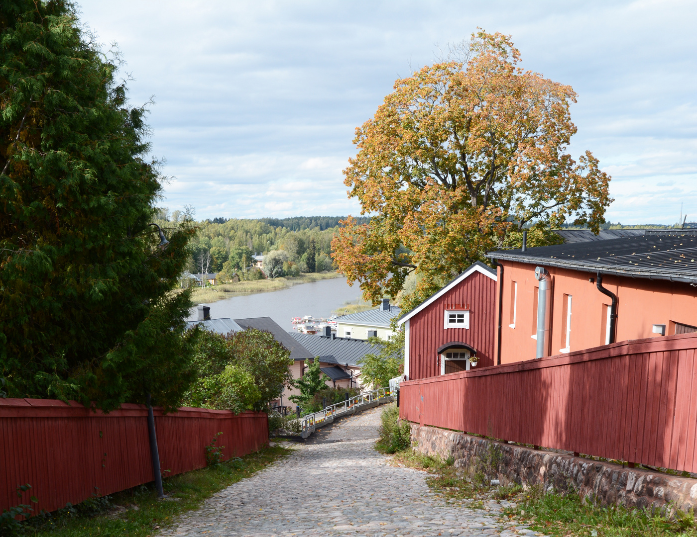 Porvoo, small street to shore