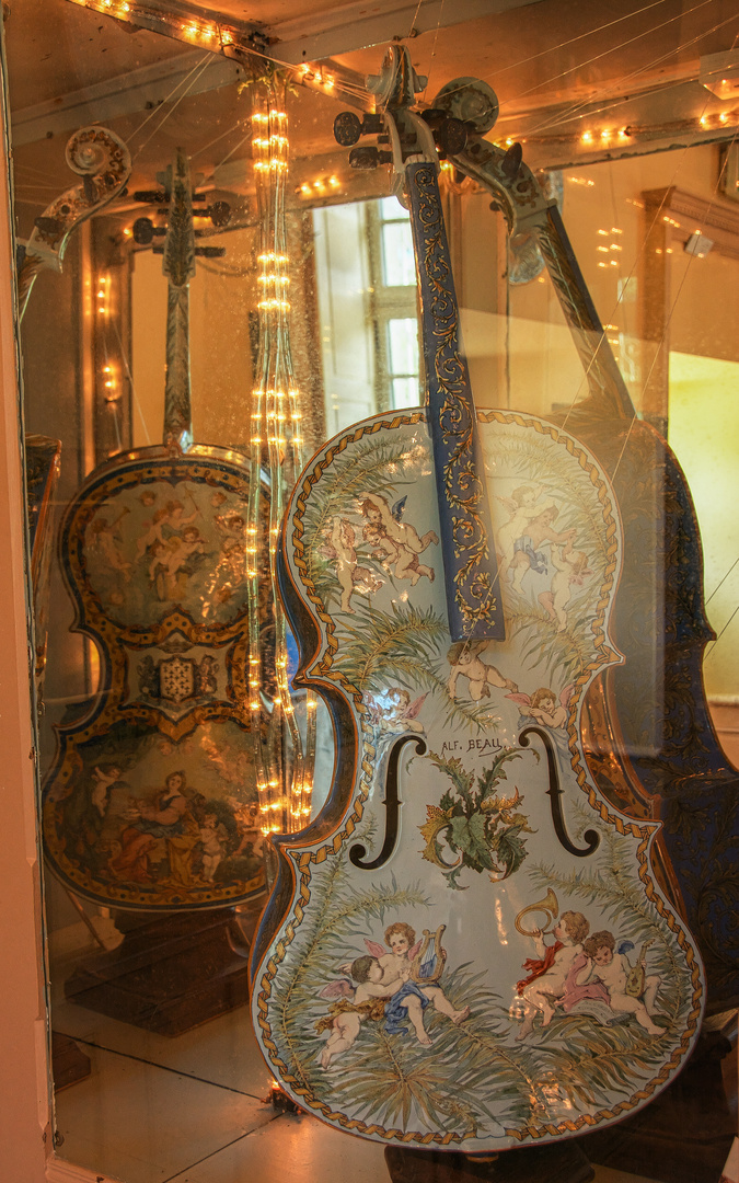 Porzellan Violoncello