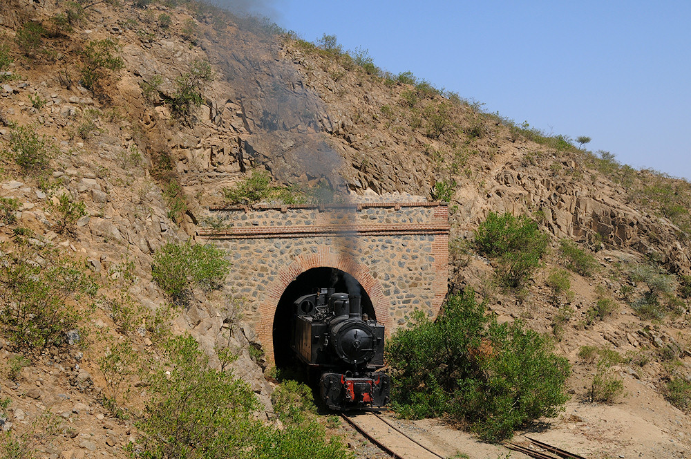 Posieren am Tunnel 6