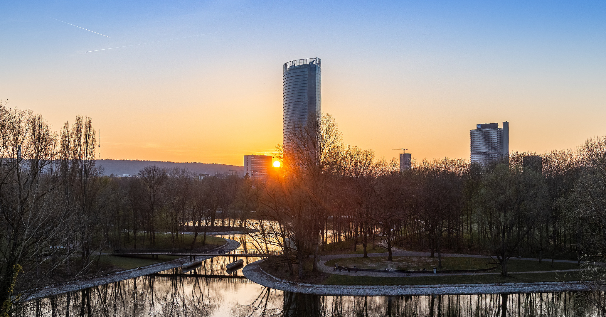 Post Tower, die Eugens und die neue Bonner Skyline im Sonnenuntergang