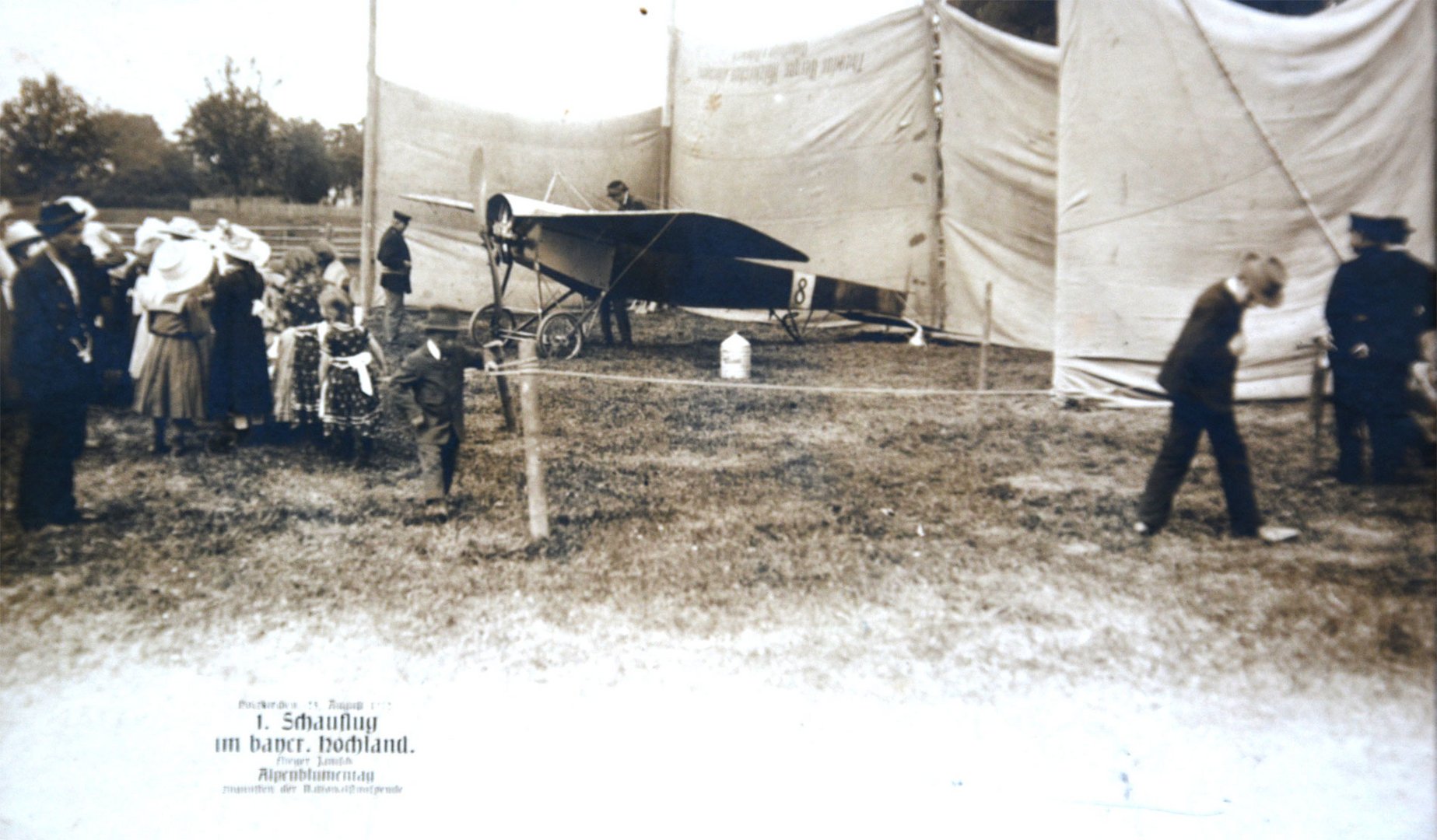 Postkarte:  Schauflug im bayer. Hochland