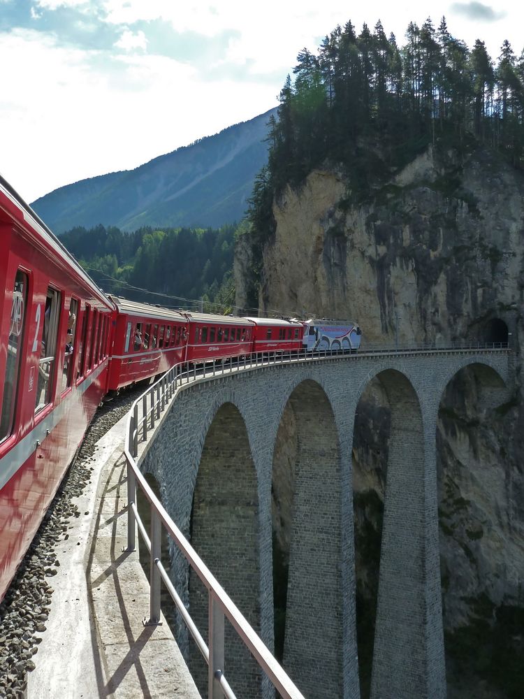 Postkartenmotiv auf dem Landwasserviadukt