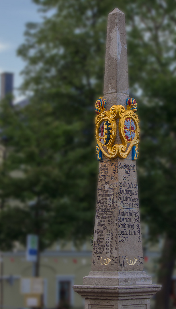 Postmeilensäule auf dem Oberwiesenthaler Markt