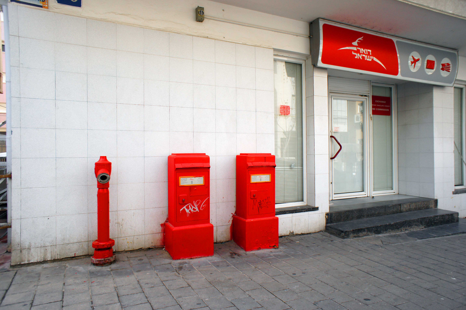 Postoffice, zwei Briefkasten und Rohrpost?