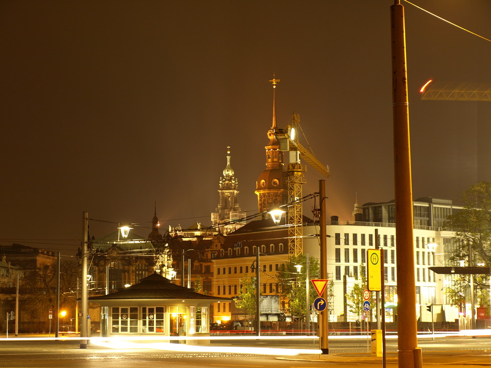 Postplatz mit Hofkirche im Hintergrund