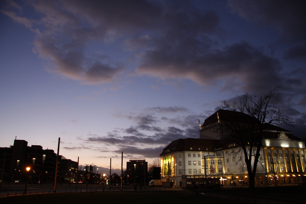 Postplatz zur blauen Stunde