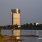 Posttower am Abend