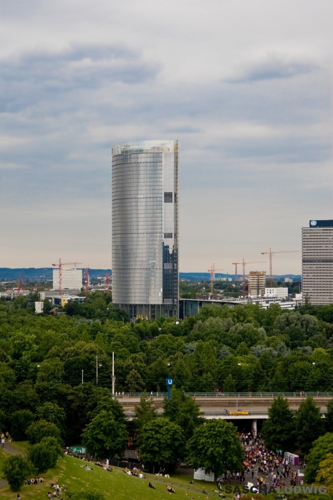 Posttower und Rheinaue Bonn