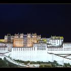 Potala bei Nacht