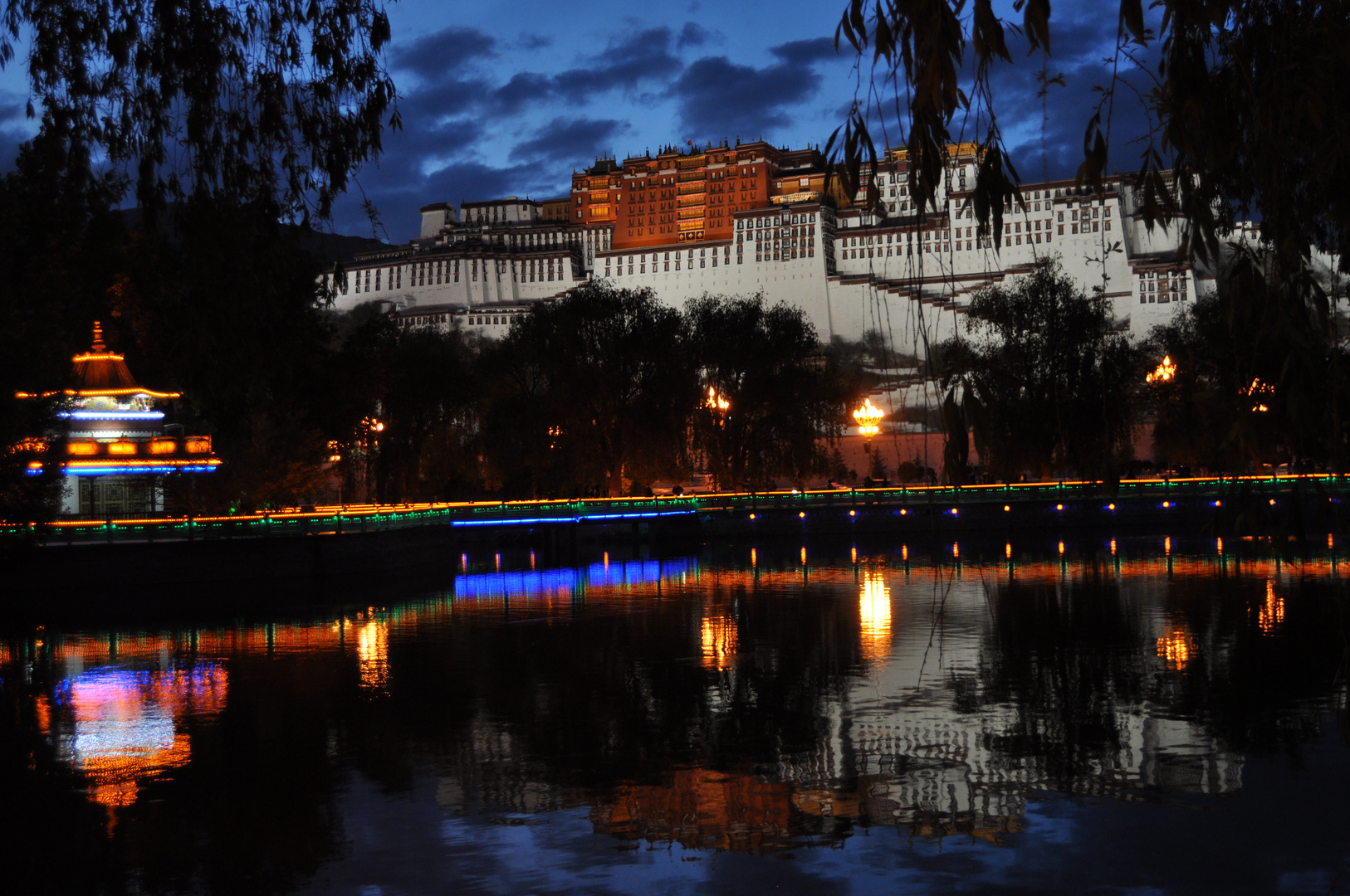 Potala in Lhasa am Abend