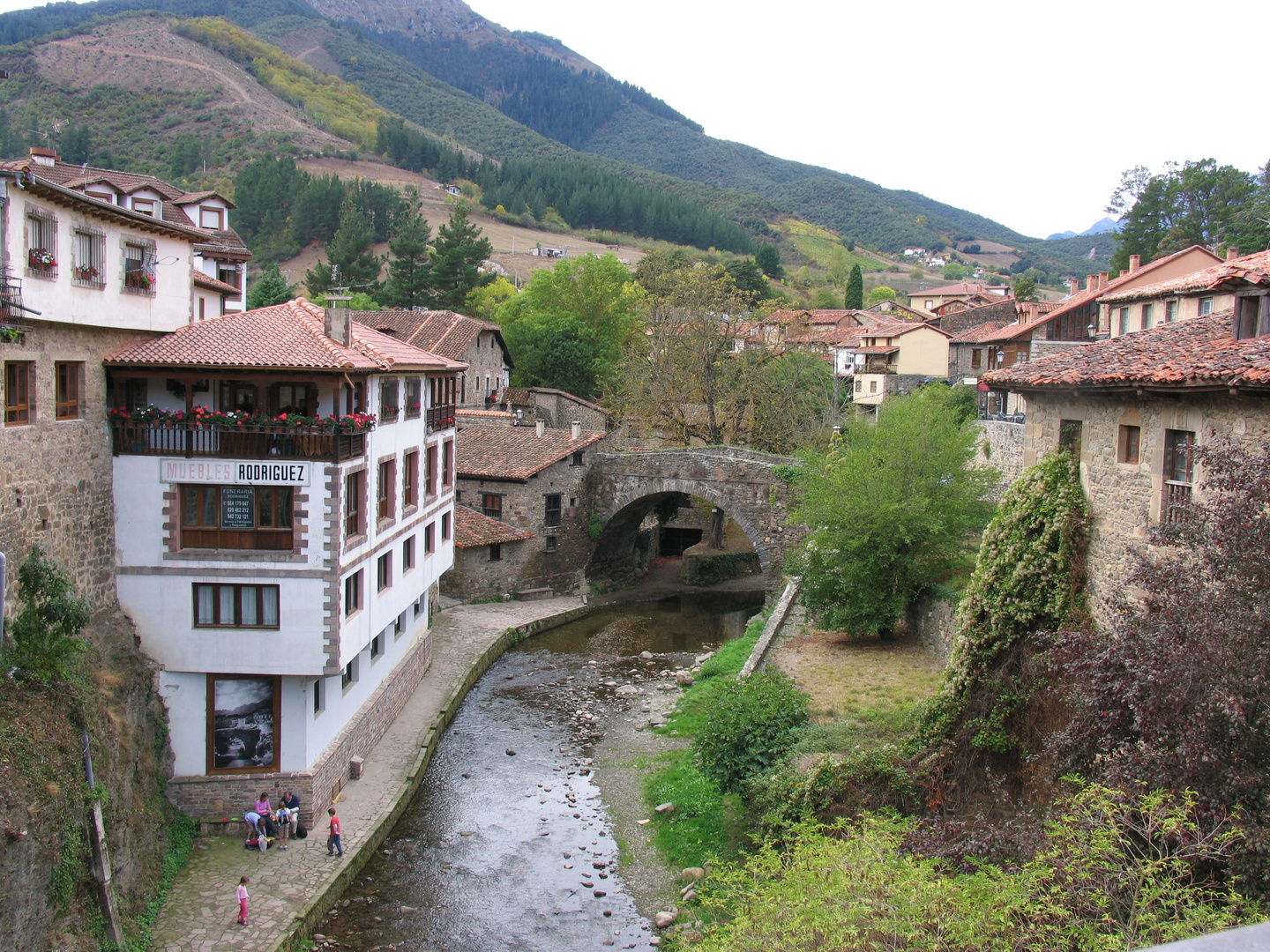 Potes en el Valle de Liébana-Picos de Europa-Cantabria