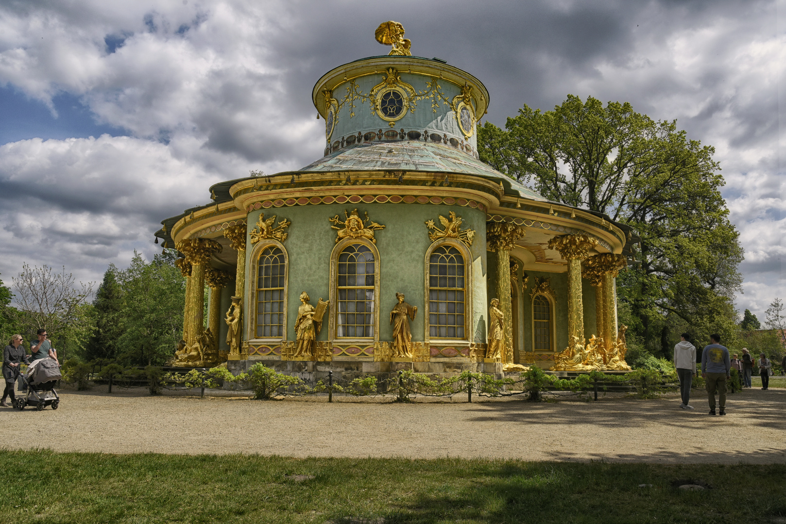 Potsdam Chinesisches Teehaus frisch vergoldet