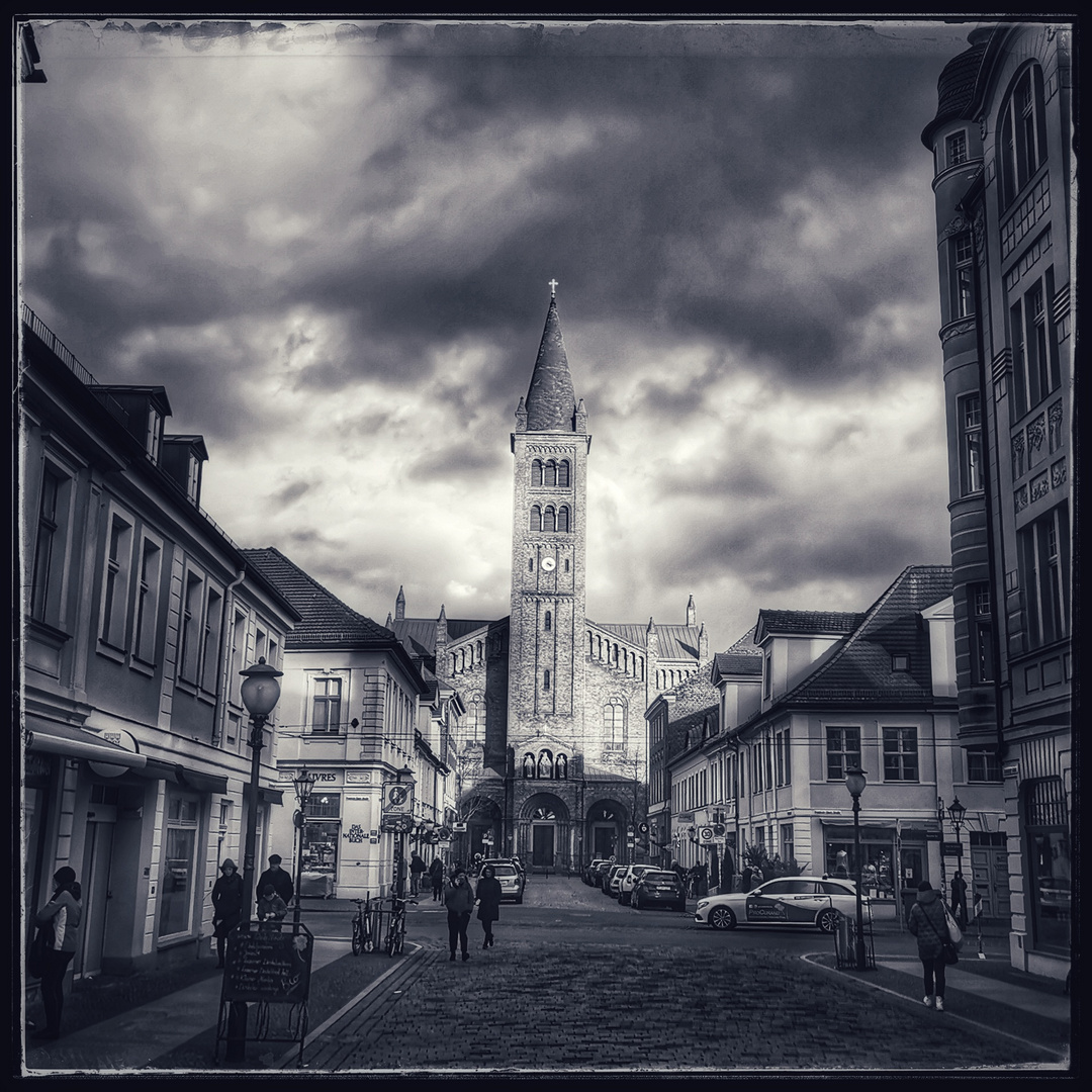 Potsdam - Die Ruhe vor dem Sturm.... 