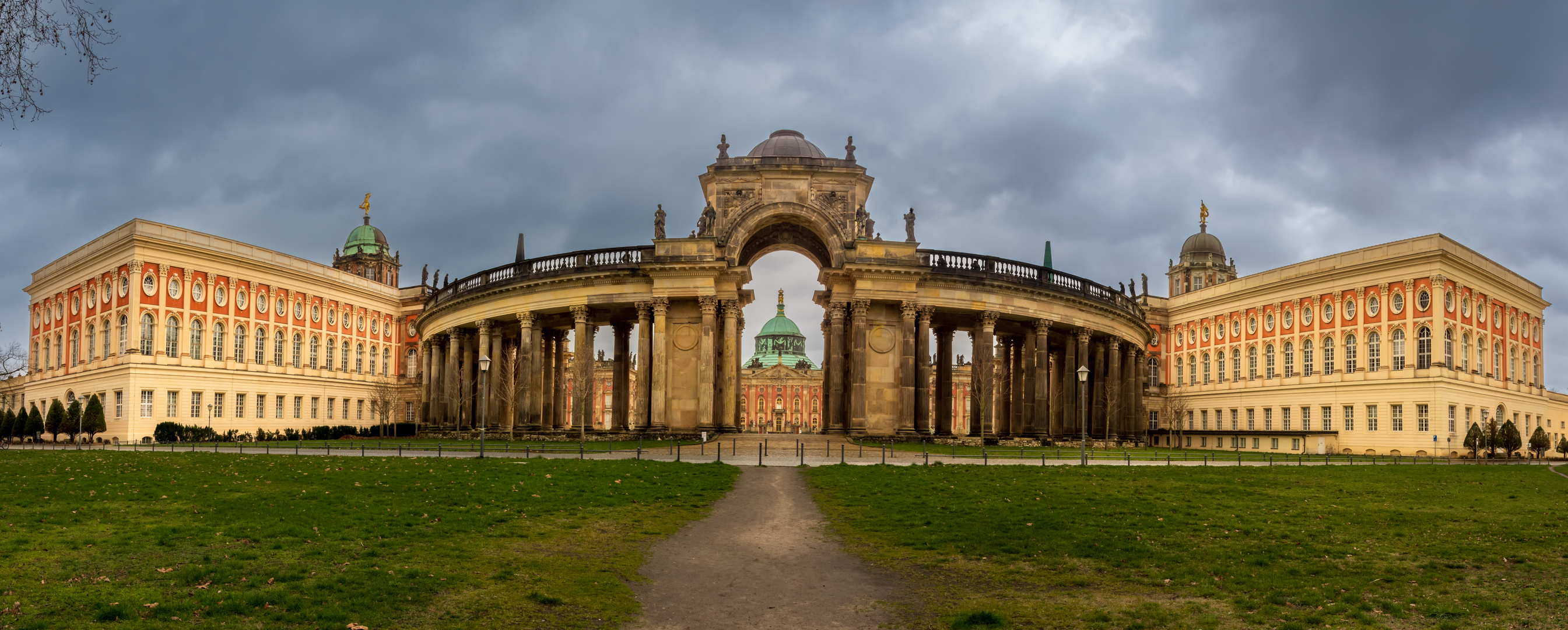 Potsdam - Durchblick zum neuen Palais (2)