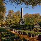 Potsdam   - Ehrenfriedhof Bassinplatz im Herbst -