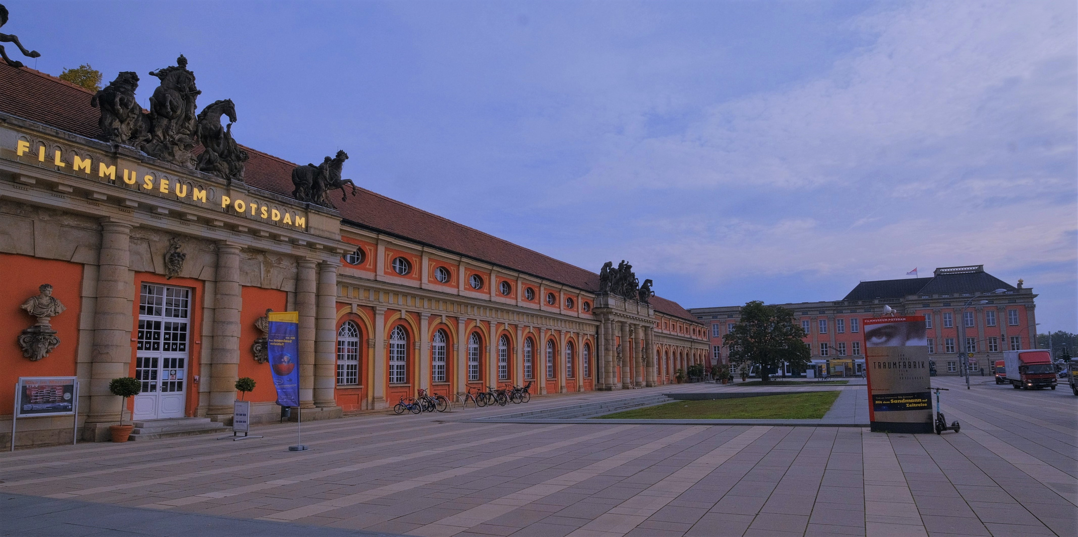 Potsdam, Filmmuseum (Potsdam, el museo de cine) Foto & Bild