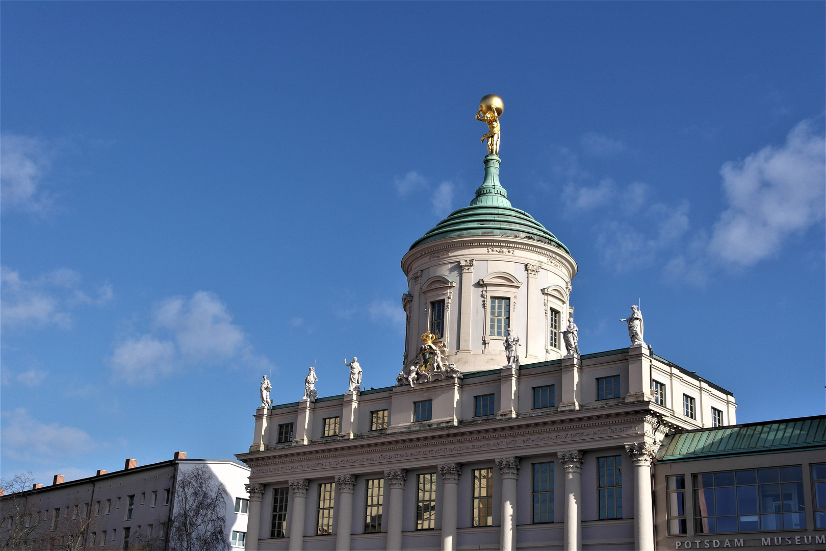 Potsdam Museum Atlas neu vergoldet Foto & Bild dokumentation, himmel, stillleben Bilder auf