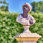 Potsdam-Sanssouci: Figur einer entblößten Afrikanerin 