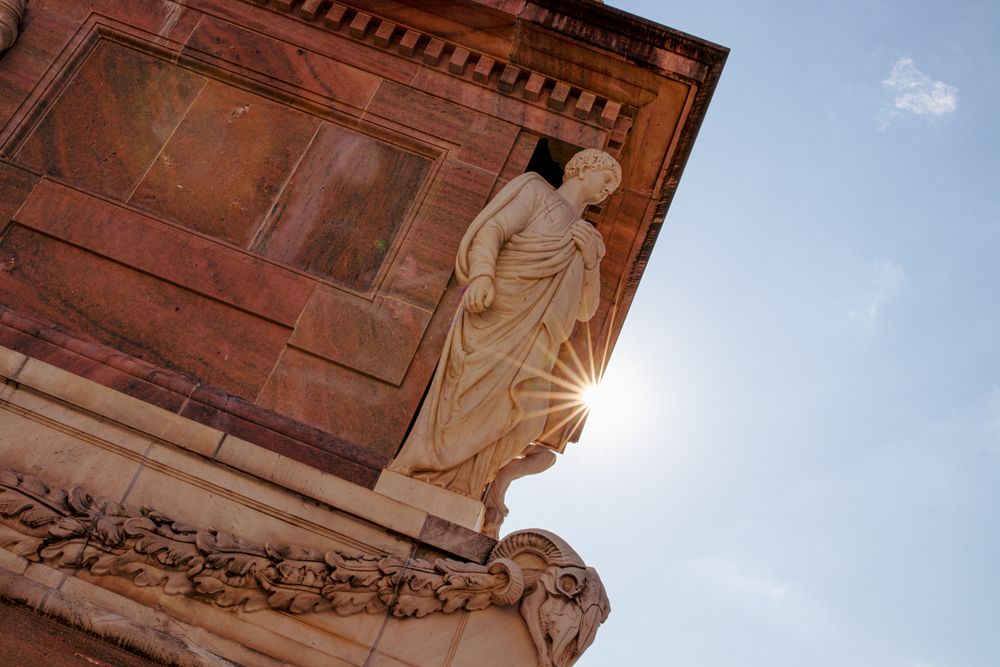 Potsdam Statue mit Sonnenstrahl