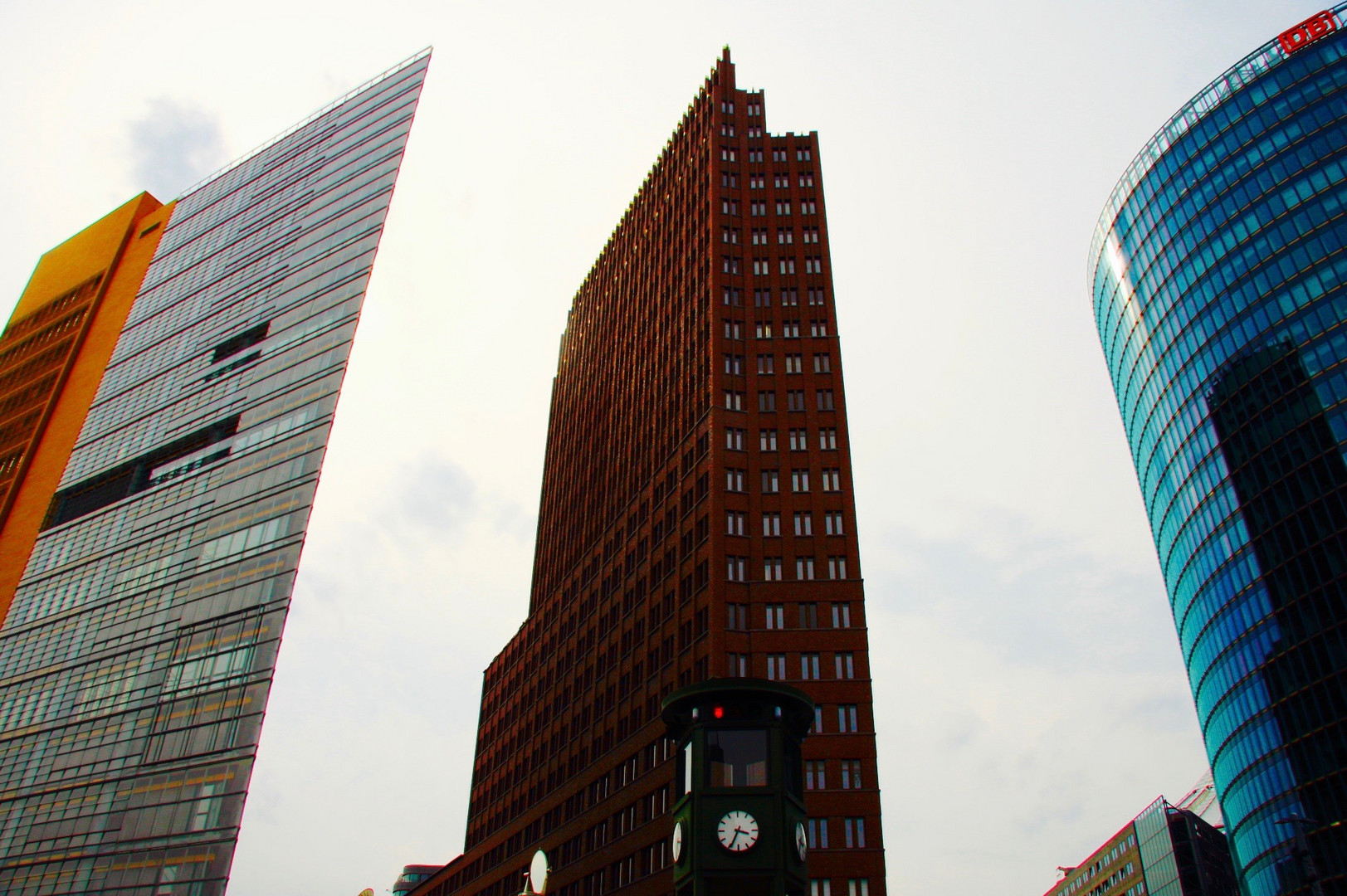 ... Potsdamer Platz 15:34 ...