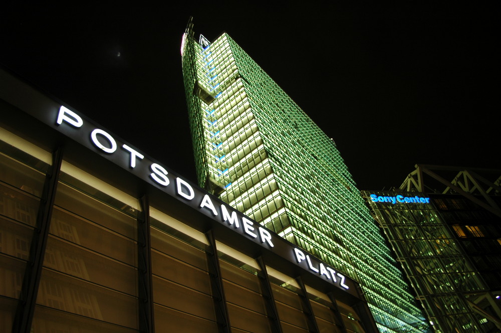 Potsdamer Platz bei Nacht