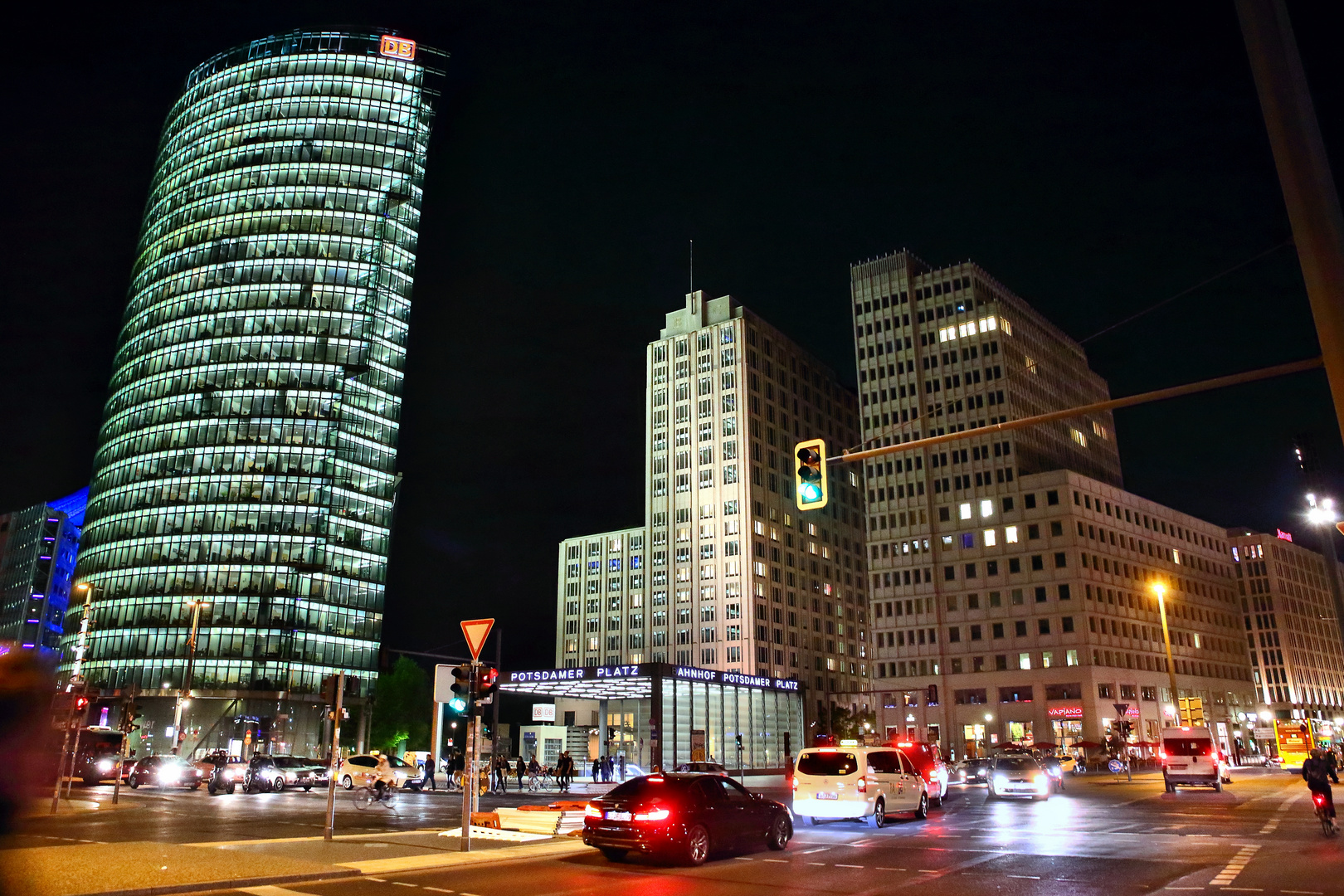 Potsdamer Platz - Berlin bei Nacht