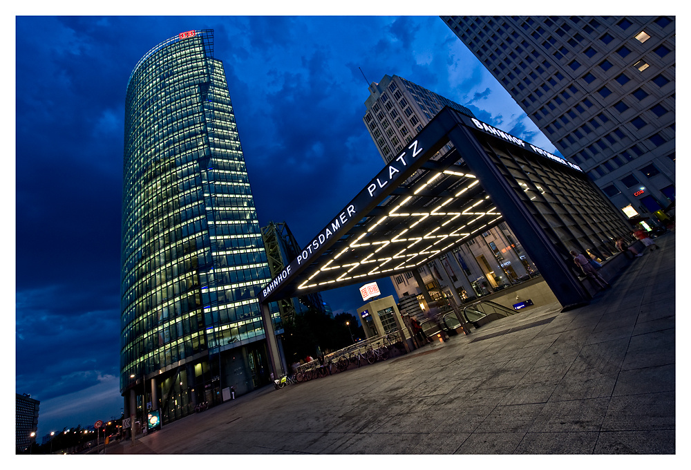 * POTSDAMER PLATZ *