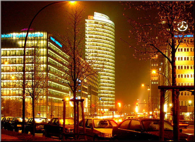 potsdamer platz in leichtem nebel