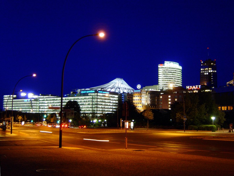 Potsdamer Platz mit Radfahrern