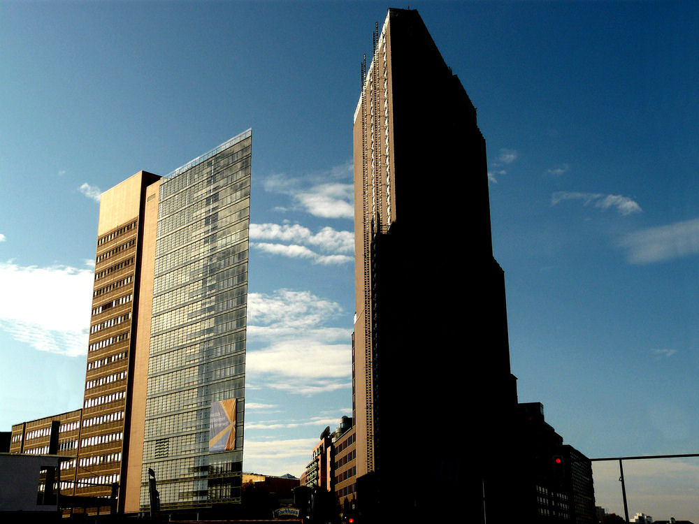 Potsdamer Platz - schau genau hin -