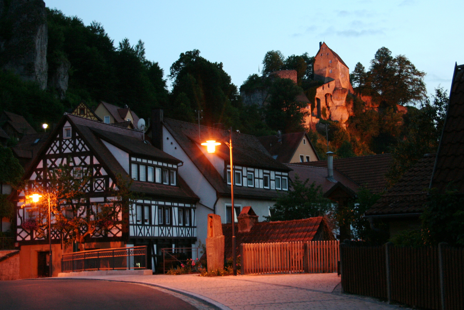 Pottenstein by night