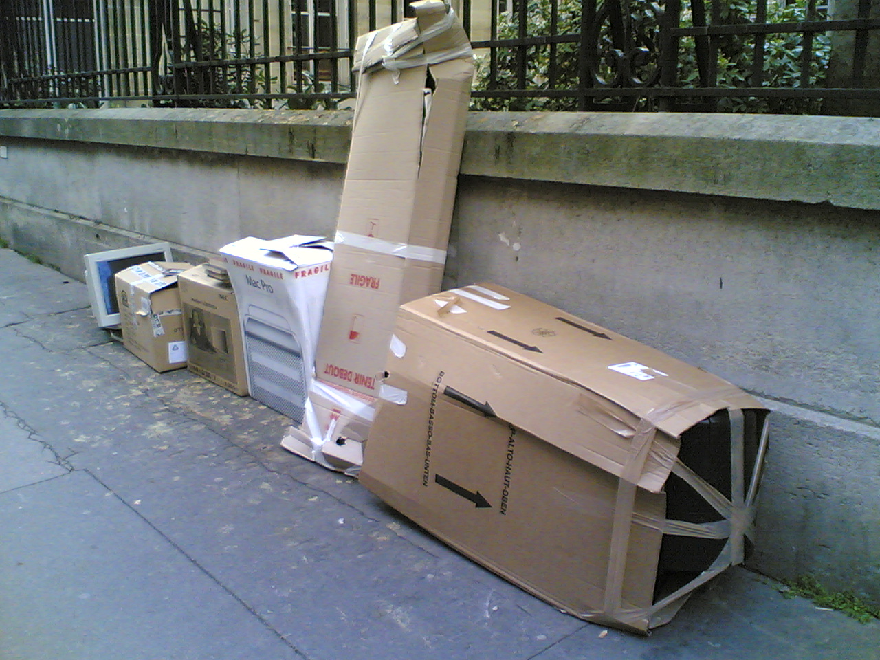 poubelles de rue a paris dans le 16 eme