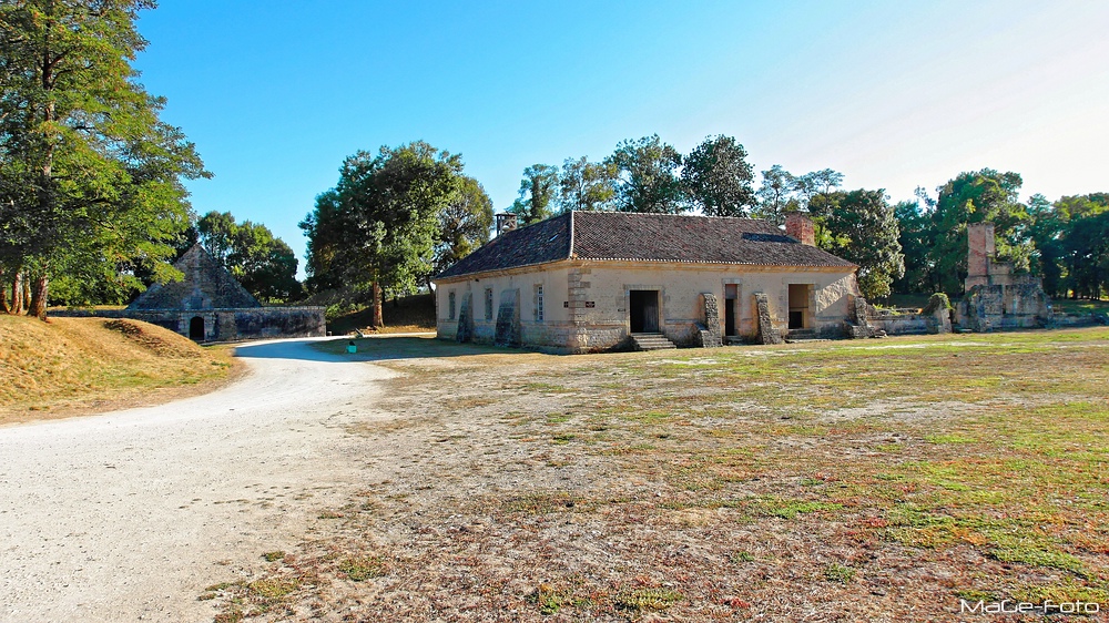 Poudrière et Caserne