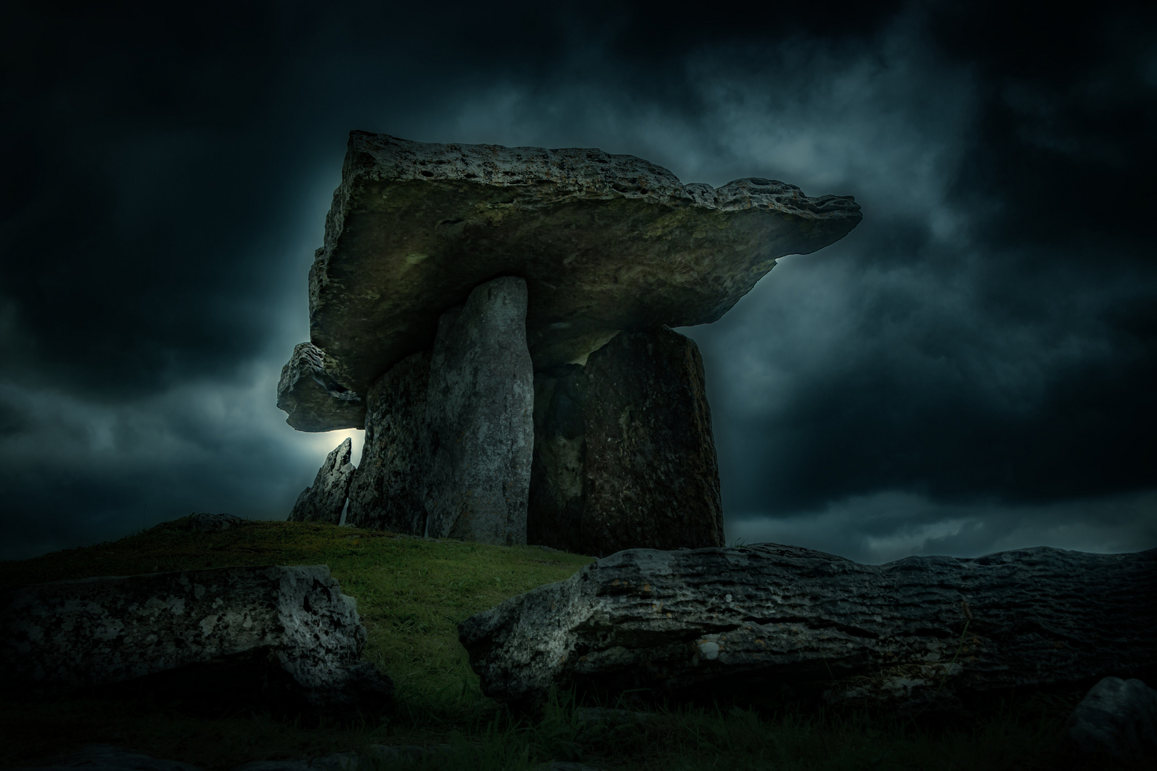 Poulnabrone Dolmen