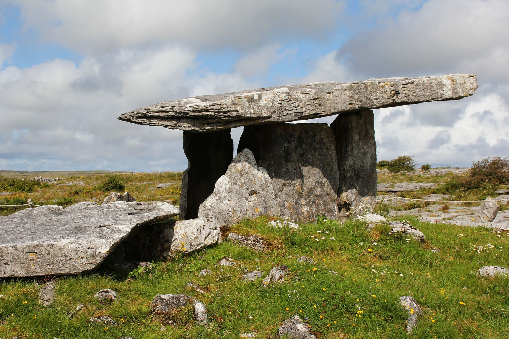 Poulnabrone Dolmen...