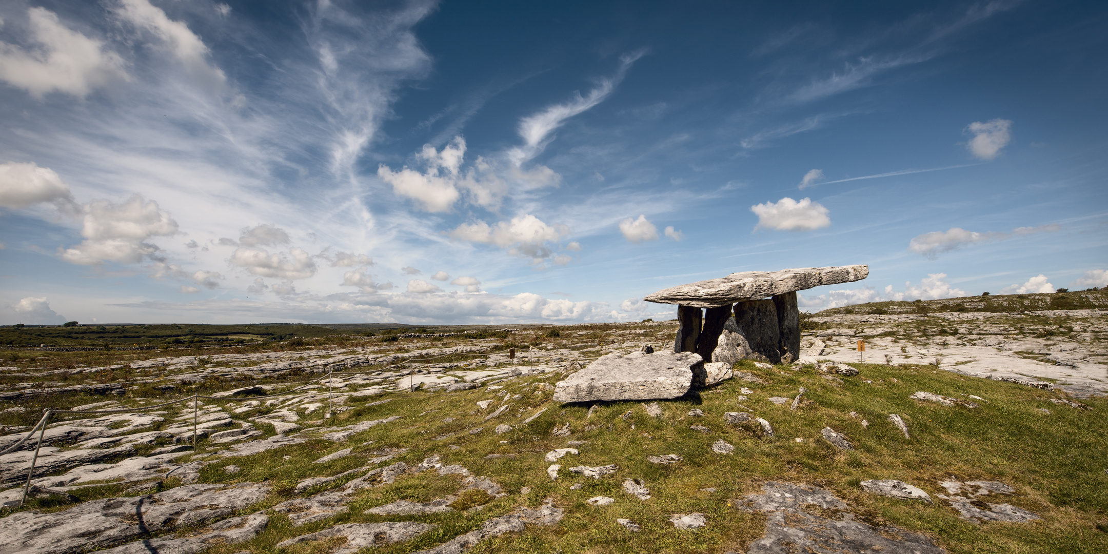 Poulnabrone Dolmen "das Loch des Mühlsteins"