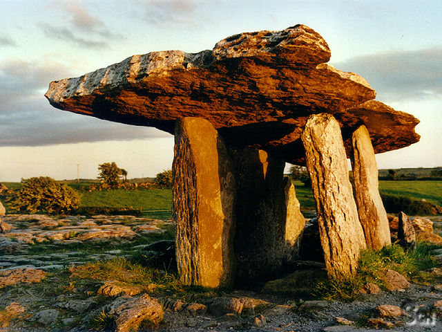 Poulnabrone Dolmen - The Burren - Irland