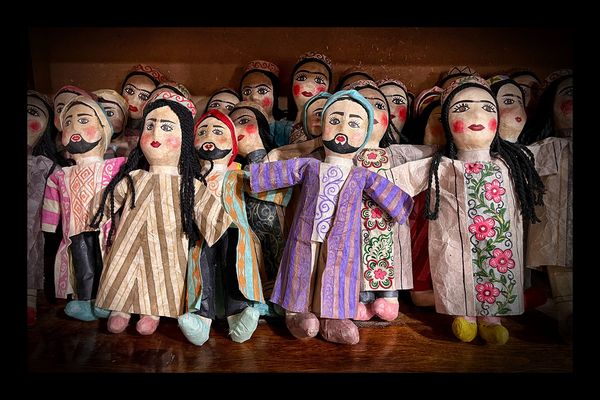 Poupées de papier maché