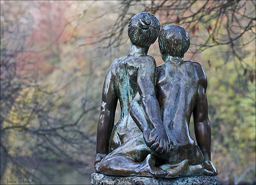 Pour la saint Valentin : la statue des amoureux .