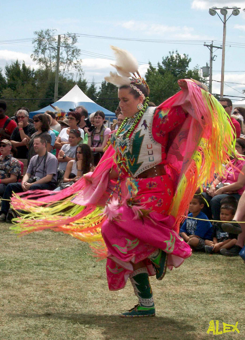 Pow Wow Hurons Wendate à Wendaké Québec Juillet 2010